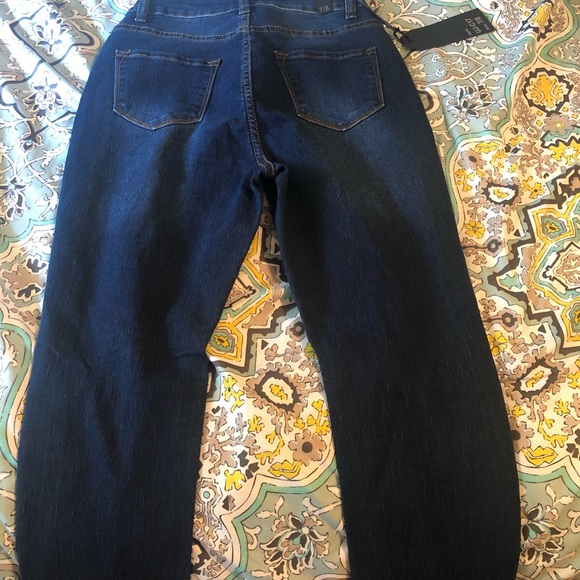 High wasted U.W.J Jeans - Picture 3 of 3